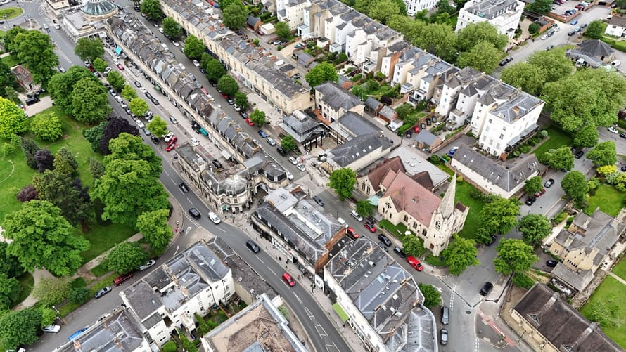 Rue de la Lampèze, les dépôts de taille reviennent avec août